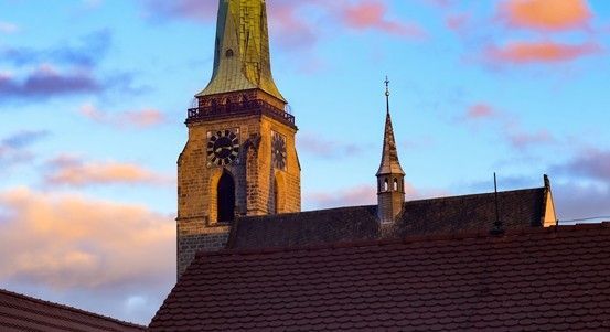 Probíhají opravy zvonů na plzeňské katedrále, dnes je věž uzavřená