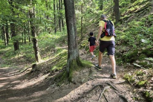 obrázek:Mobilní aplikace pomáhá rozptýlit turisty. Nově zamířila i na Jedničku