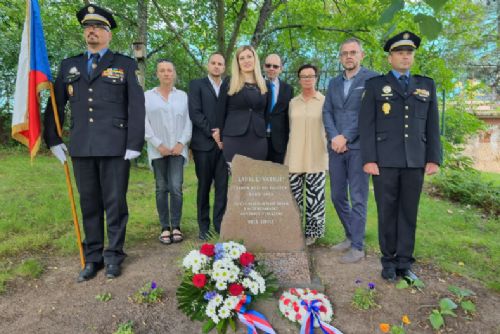 Foto: Uctili památku obětí vyhlazení obce Lidice