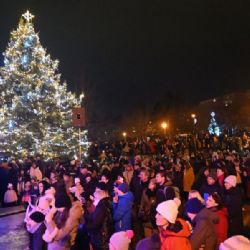 Vánoční stromy na Jedničce už svítí