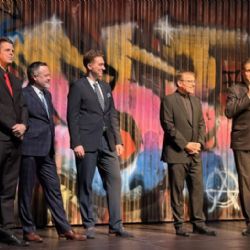 Trojka přichystala divadelní dárek pro seniory i neziskové organizace