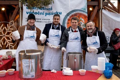 obrázek:Vánoční polévka na náměstí zahřeje v žaludku i na srdci