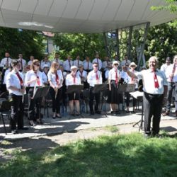 Stovky lidí se vydaly na koncert Junior orchestru pod širým nebem