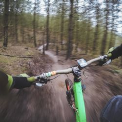 Cyklista popil a havaroval pod Ovčím vrchem