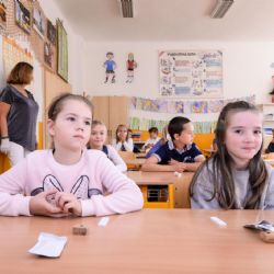 Na plzeňských školách pokračuje výuka etikety