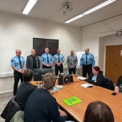 Nový nástupní kurz čekatelů u Městské policie v Plzni odstartoval