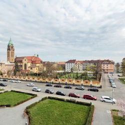 Oslavy: Nadace Proměny Karla Komárka oživí Jiráskovo náměstí 