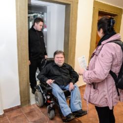 Plzeňská radnice je díky novému výtahu bez bariér