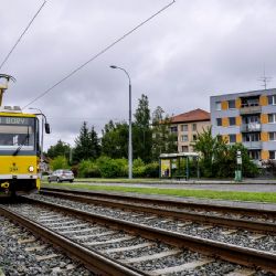 Tramvaj na plzeňskou Košutku jezdí po nově opravené trati