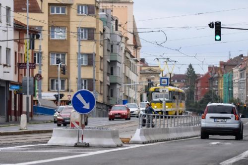 Foto: Tramvajové zastávky na Klatovské u náměstí T. G. Masaryka jsou bezpečnější