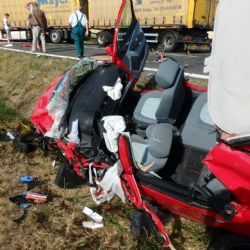 U Horní Lukavice se střetla řidička s kamionem, zemřela
