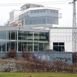 V Plzni začínají přípravné práce pro demolici kontroverzního Carimexu