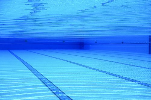 Foto: Venkovní bazén na Lochotíně už láká návštěvníky, Slovany otevřou 1. července