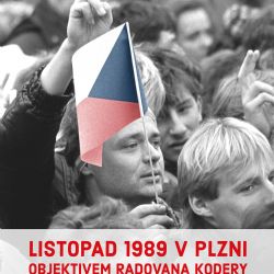 Výstava představuje Listopad 1989 v Plzni objektivem Radoslava Kodery