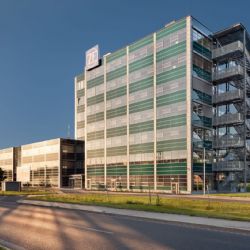 ZF zveřejňuje pololetní finanční výsledky; reaguje na nepříznivé tržní prostředí
