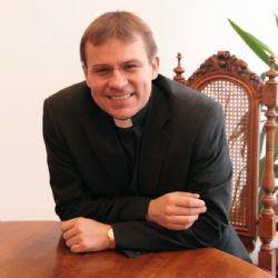 Biskup Tomáš Holub zahájí ve středu postní dobu mší