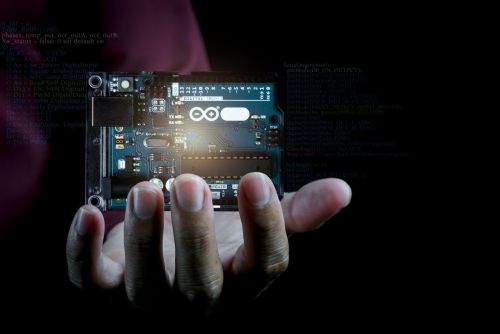Foto: Arduino projekty: Od jednoduchých obvodů po pokročilé roboty a domácí automatizaci