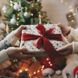 Nejlepší dárky k Vánocům v roce 2025 pro každého!