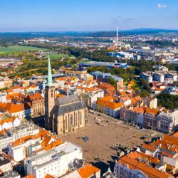 Plzeň bohatne a lidé investují. Trendem je zlato, veteráni i LEGO