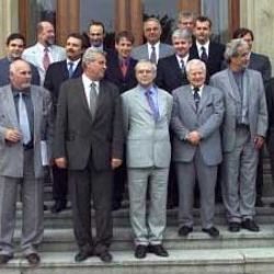 Vláda: rozpočet 2003 schválen 