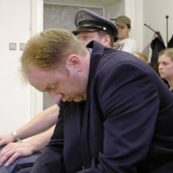 Magistrátní úředníci chrání řidiče zabijáka