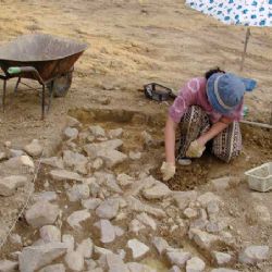 Archeologové našli středověký dům