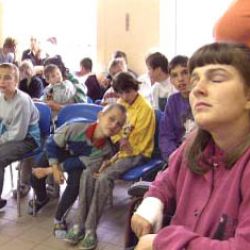 Policisté a psychiatři mluvili se studenty o šikaně