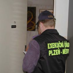 V Plzni řádí falešní exekutoři