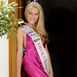 Hledá se dvanáct finalistek IV. ročníku soutěže DÍVKA ŠUMAVY 2009 !