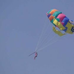 Škodaland hostí v sobotu Balonovou show s Brutusem i fotbalisty