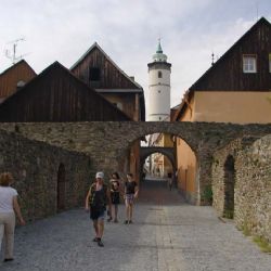 Chmaták se napakoval v domažlických sklepích