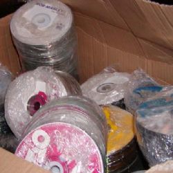 Celníci zabavili pirátská CD a DVD za pět milionů