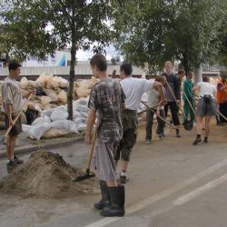 Plzeň budou při povodni opět chránit pytles pískem