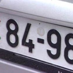 Řídil bez papírů, s drogami a falešnou espézetkou