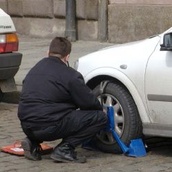 Strážníci budou dohlížet na parkování u ´finančáku´