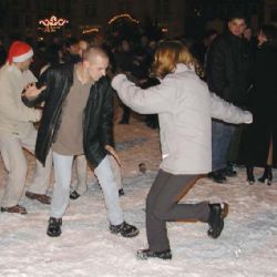 Noční flám studentů zaměstnal policii i hasiče