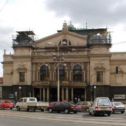 Levné lístky do divadla si mohou senioři koupit ve středu