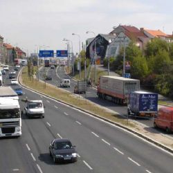 Hluk z dopravy na Rokycanské třídě sníží tichý asfalt