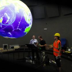 V Techmanii instalují speciální projekční globus