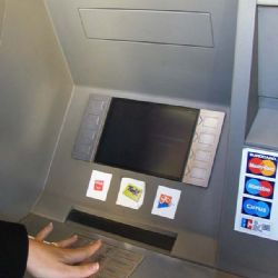 Z karty své přítelkyně vybral v Kralovicích 8 tisíc korun