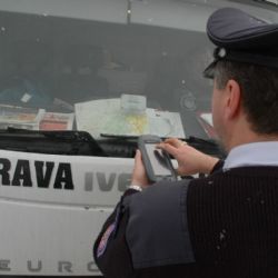 Celníci loni chytili na dálnici D5 5700 aut bez mýta a známky
