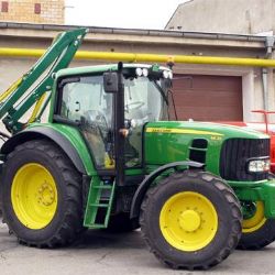 U Dolní Kamenice nedal traktor přednost fiatu