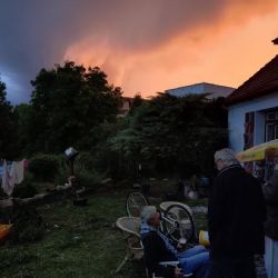 Bouře nakonec dorazila a přinesla barevné mraky