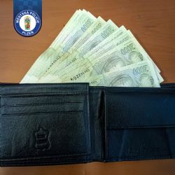 Další poctivý nálezce - cizinec našel peněženku s 20 000 Kč