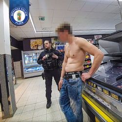 Do půl těla, 2 promile a kokain, rozruch v plzeňském supermarketu