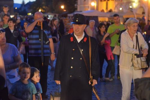 obrázek:Modrý ponocný opět troubí v Domažlicích