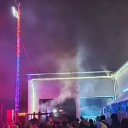 Sušák hadic jako vánoční maják