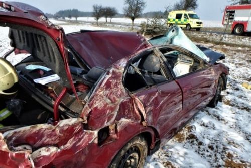 obrázek:U Domažlic se ráno srazila dvě auta, čtyři zranění