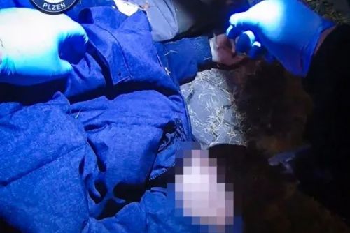 obrázek:Zraněný opilý muž s 2,59 promile zachráněn strážníky