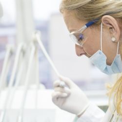 Krbec Dent je specialista na zubní implantáty